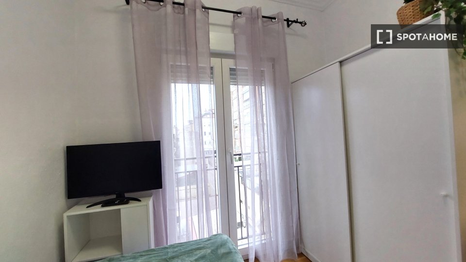 Double room Madrid, 4 beds, 61m² — photo 12
