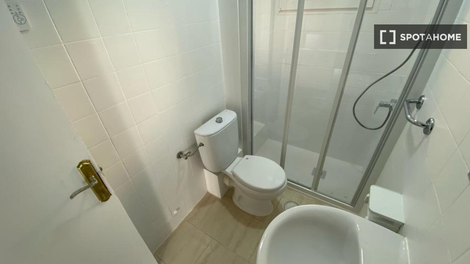 Double room Madrid, 4 beds — photo 4