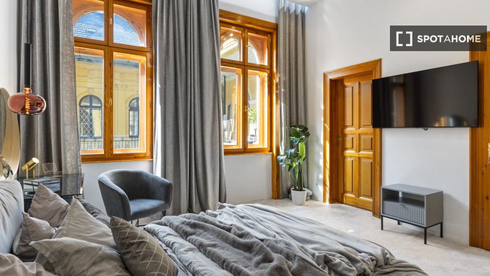 Apartment Budapest, 3 beds, 140m² — photo 8