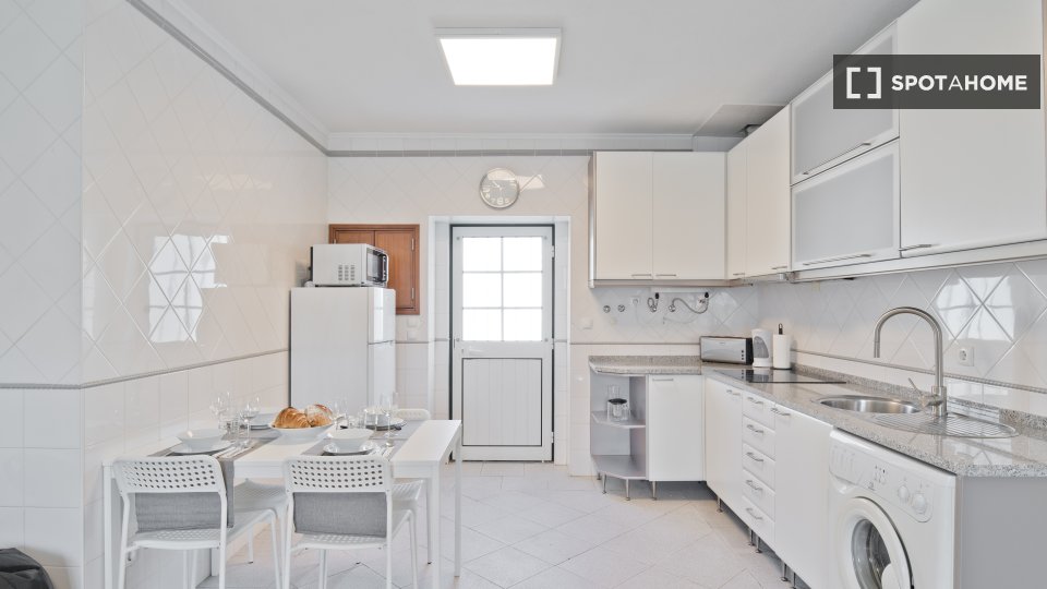 Apartment Lisbon, 2 beds, 50m² — photo 6