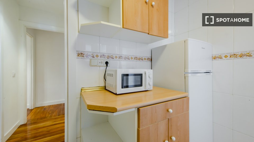 Double room Madrid, 6 beds, 117m² — photo 9
