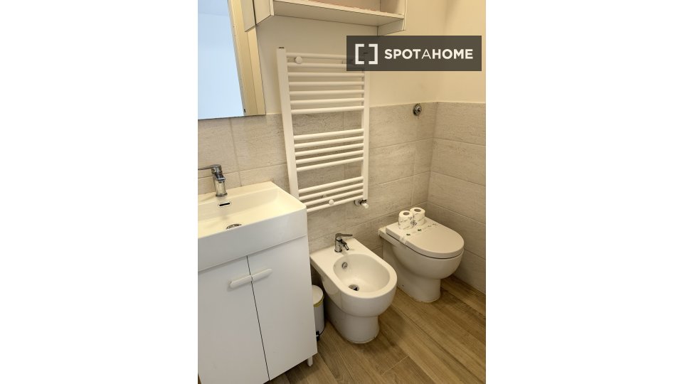 Double room Rome, 3 beds, 90m² — photo 2