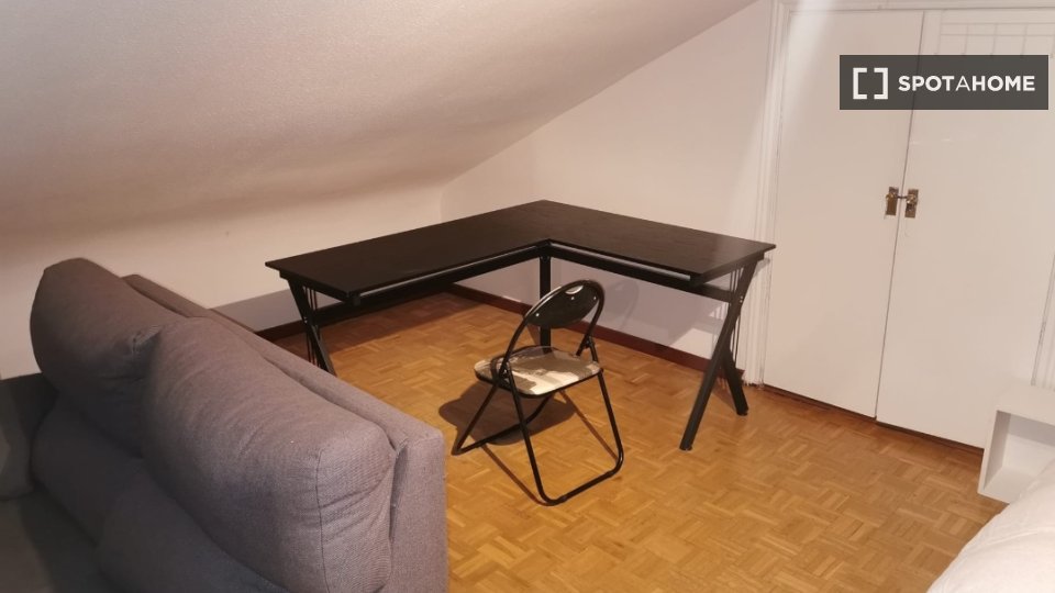 Double room Madrid, 4 beds, 80m² — photo 3