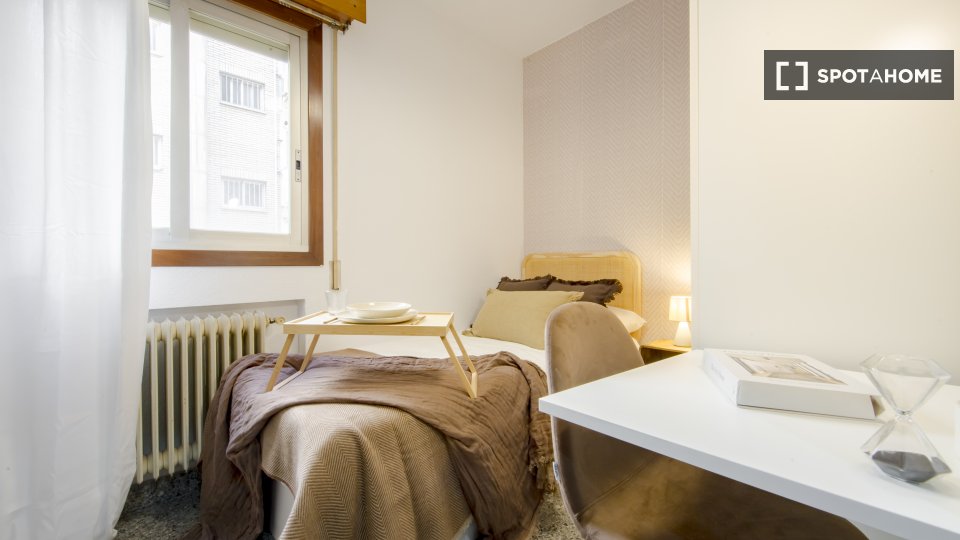 Habitación doble Madrid, 7 habitaciones — foto 10