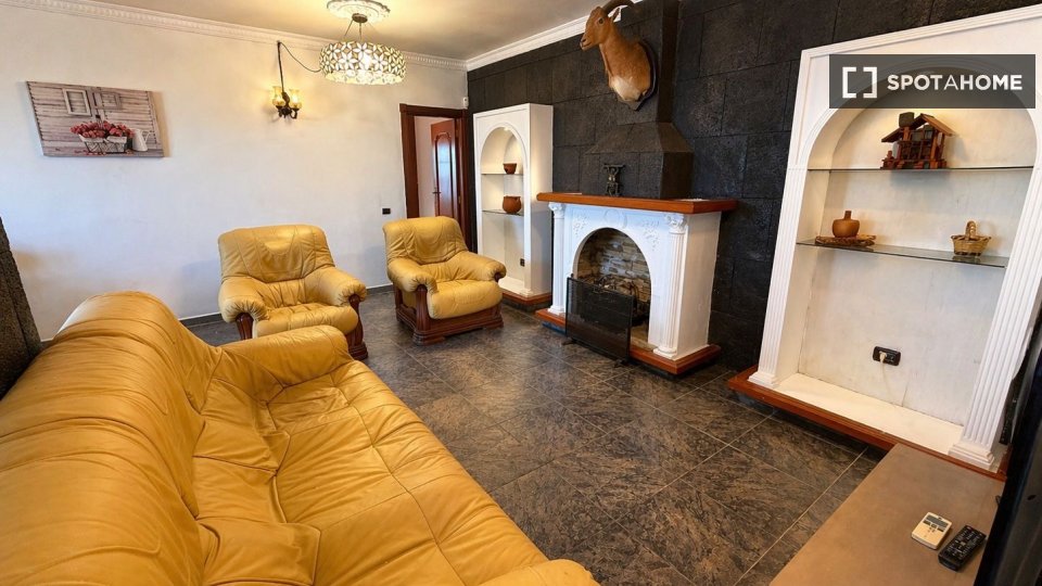 Apartment Santa_Cruz_De_Tenerife, 4 beds, 400m² — photo 8
