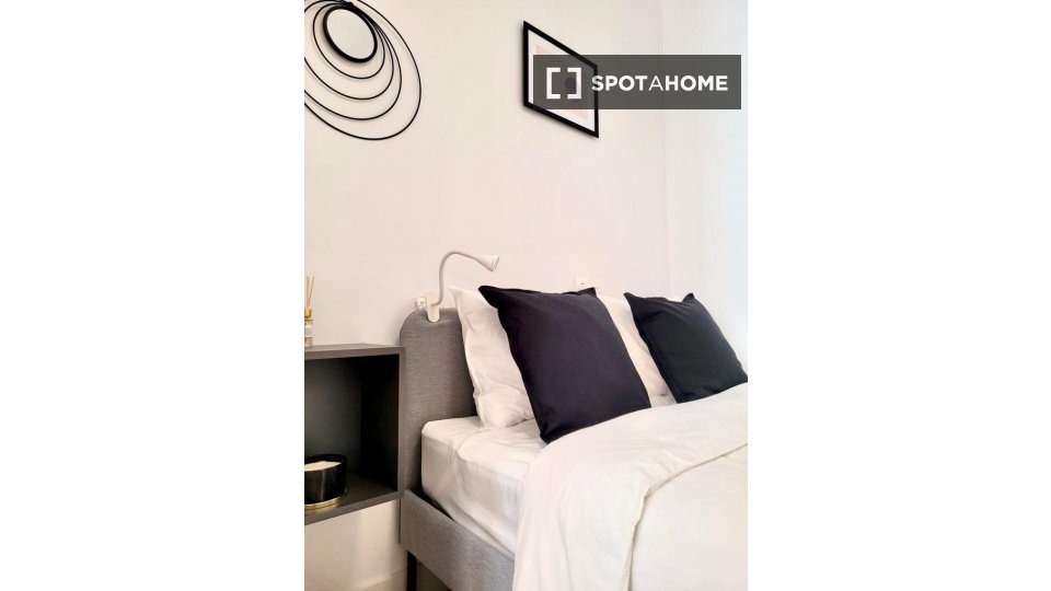 Double room Madrid, 5 beds — photo 22