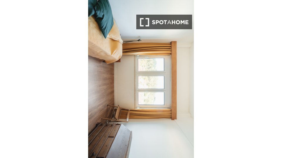 Double room Lisbon, 2 beds — photo 14