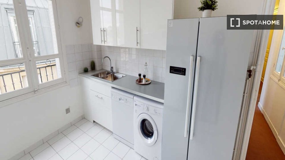 Double room Paris, 7 beds, 190m² — photo 12