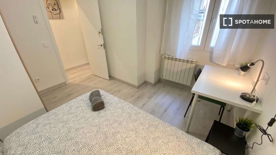 Double room Madrid, 4 beds — photo 2