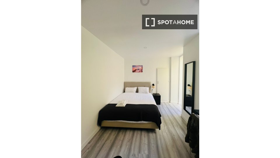 Double room Lisbon, 6 beds — photo 4