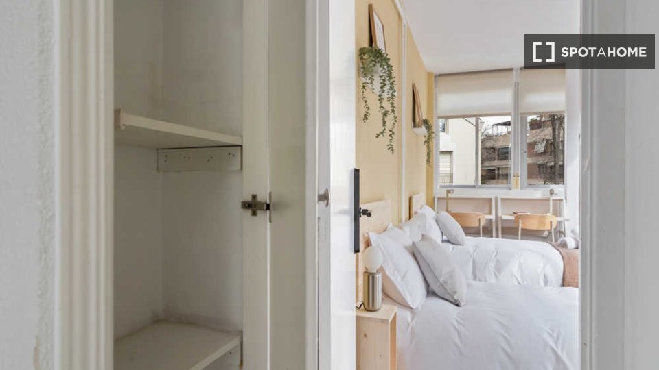 Double room Madrid, 34 beds — photo 13