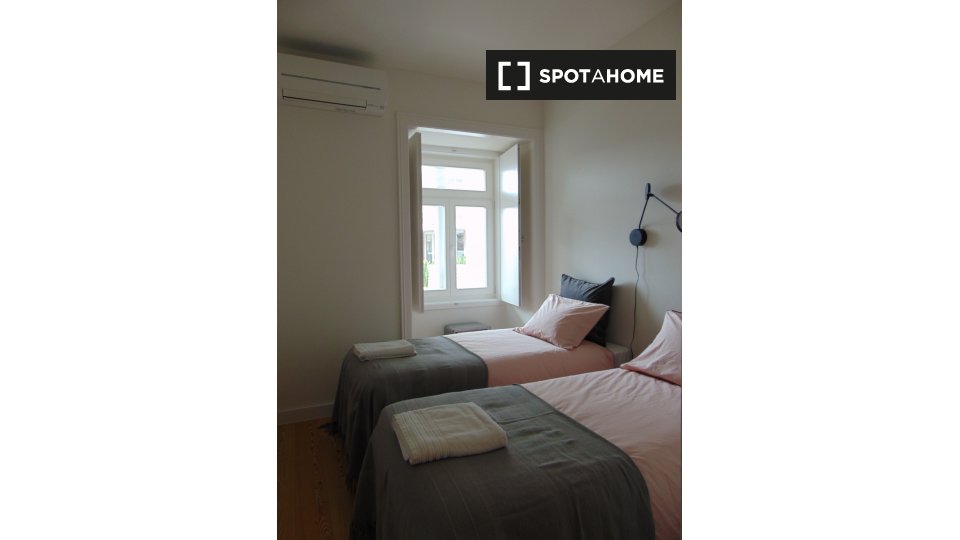 Apartment Lisbon, 2 beds, 100m² — photo 9