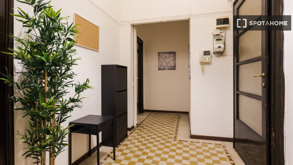 Double room Milan, 3 beds, 128m² — photo 8