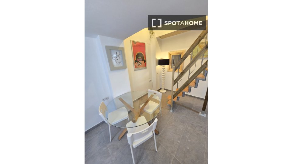 Double room Valencia, 5 beds, 85m² — photo 19