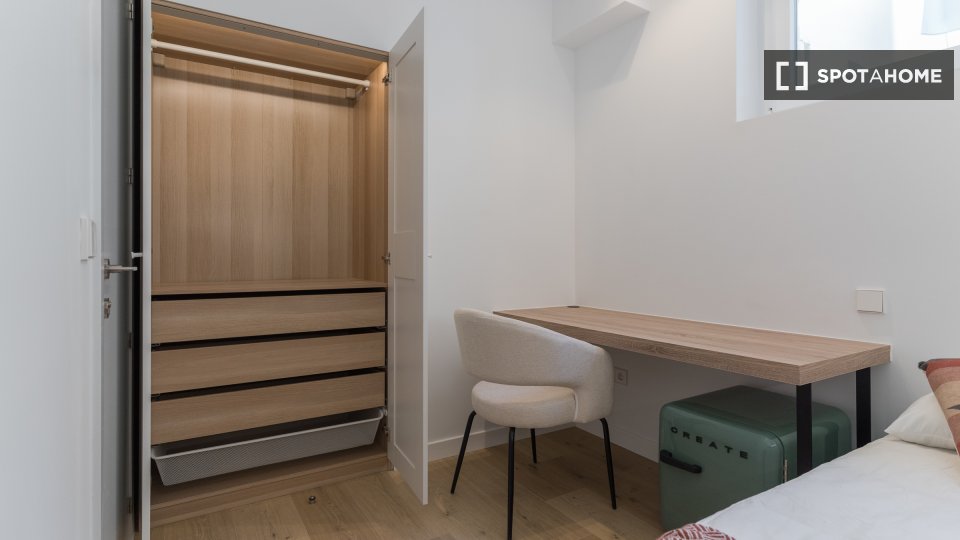 Double room Madrid, 6 beds — photo 6