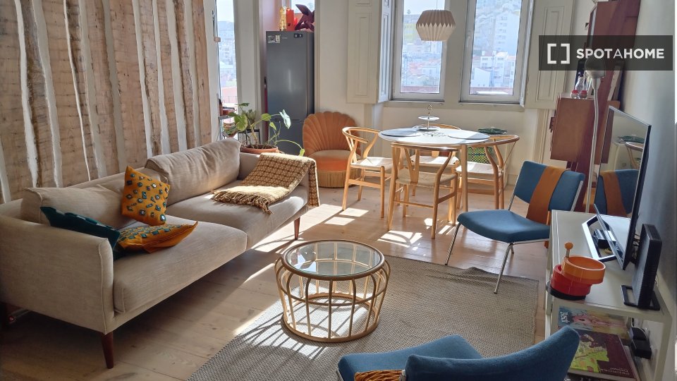 Apartment Lisbon, 2 beds, 60m² — photo 3