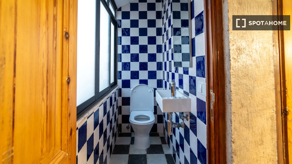Double room Lisbon, 9 beds — photo 8