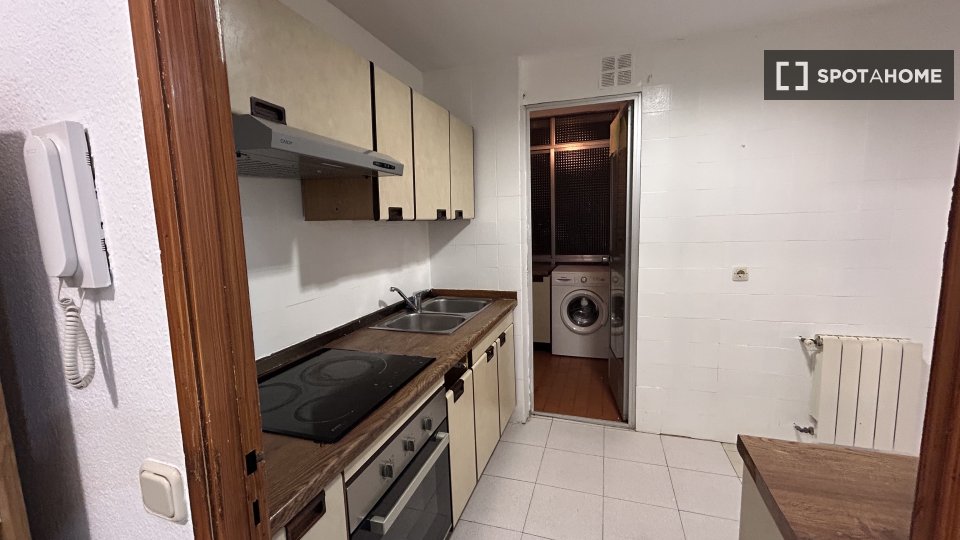 Double room Madrid, 5 beds, 20m² — photo 14