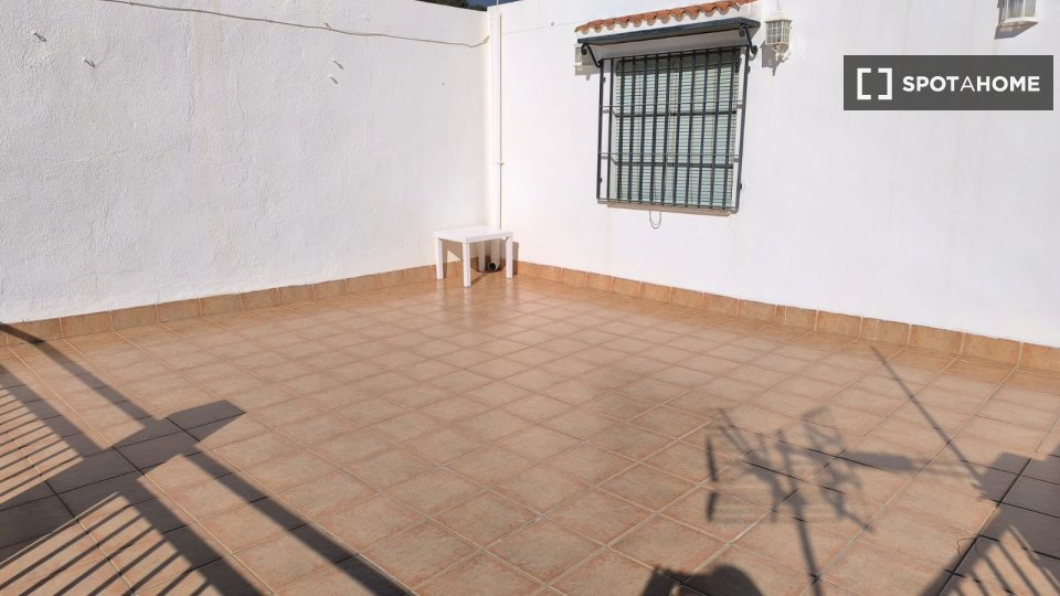 Apartment Granada, 4 beds, 114m² — photo 9
