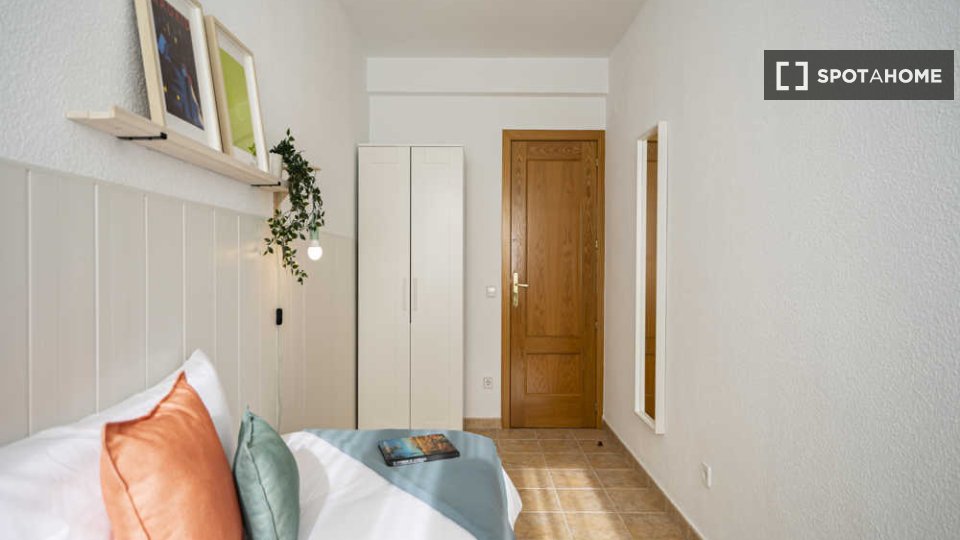 Double room Madrid, 25 beds — photo 32