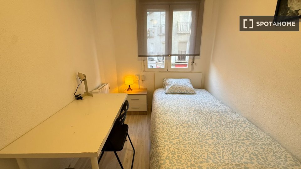 Double room Madrid, 4 beds — photo 27
