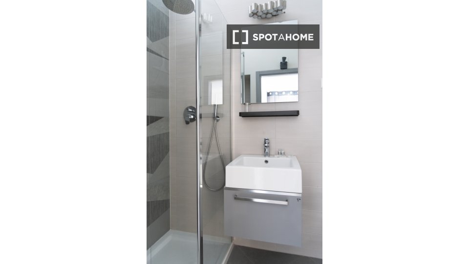 Apartment Milan, 2 beds, 69m² — photo 2