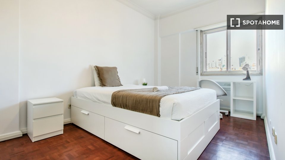 Double room Lisbon, 10 beds — photo 13