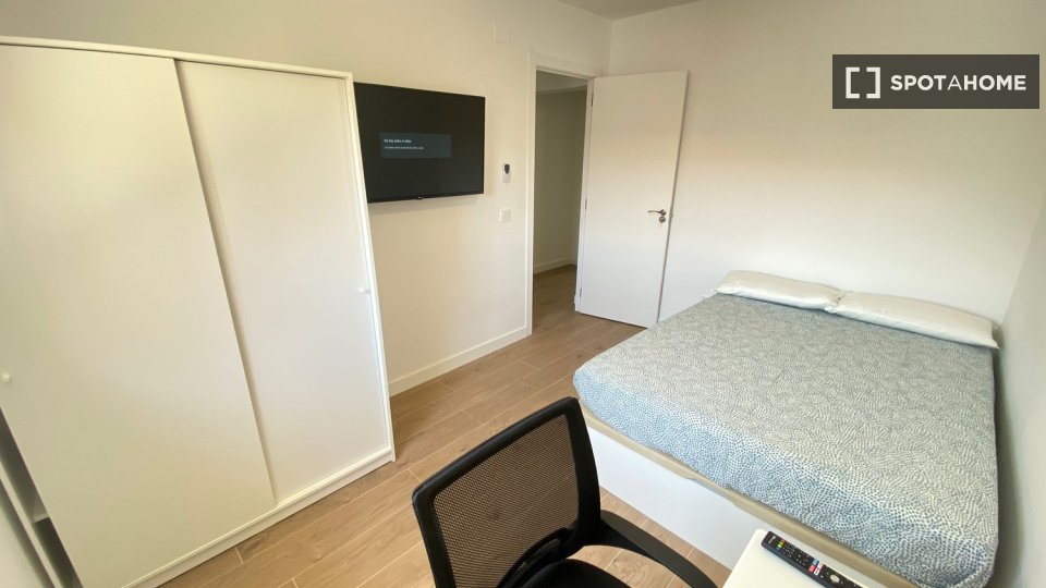 Double room Madrid, 4 beds — photo 14