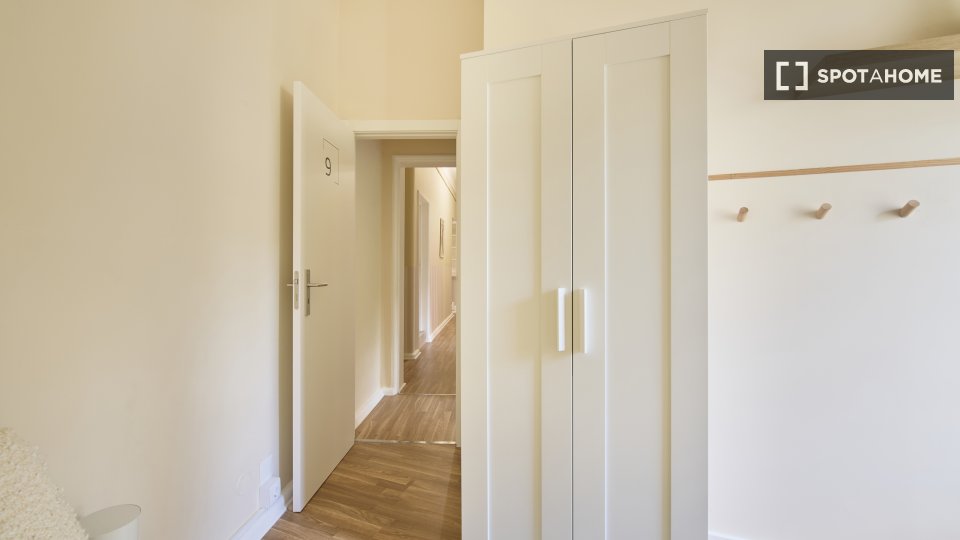 Double room Lisbon, 11 beds — photo 19
