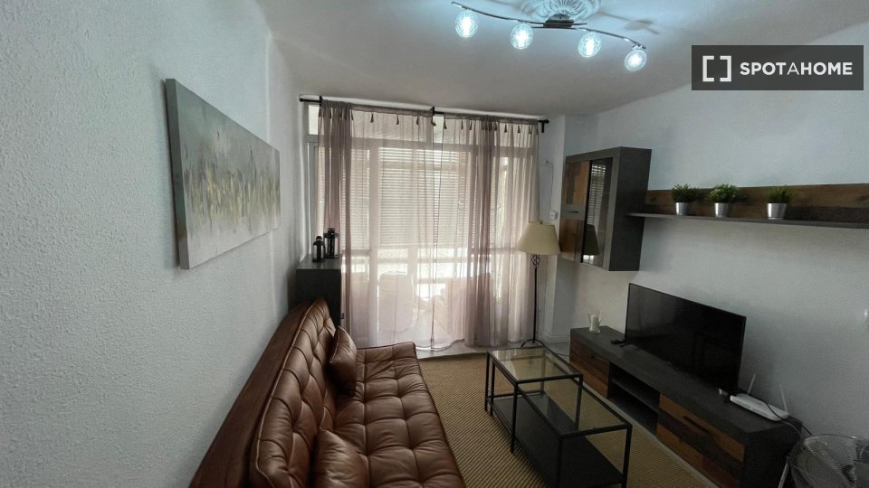 Apartment Malaga, 4 beds, 70m² — photo 1