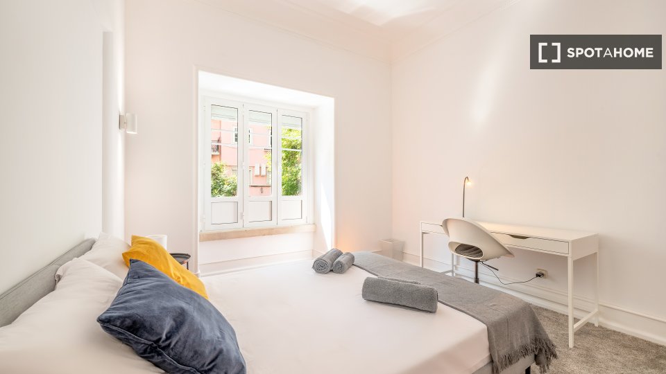 Double room Lisbon, 6 beds, 160m² — photo 9