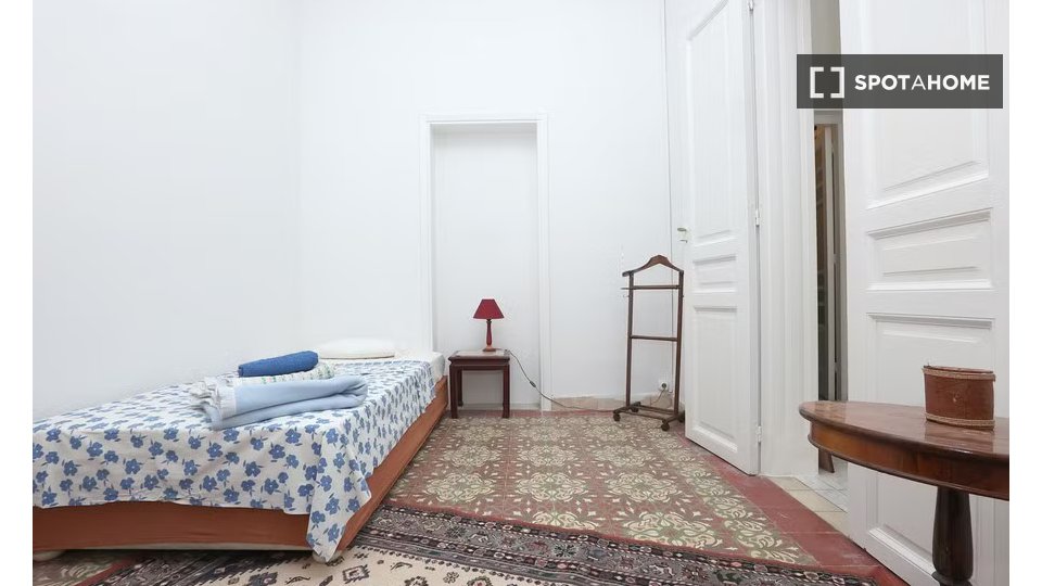 Double room Athens, 8 beds — photo 10