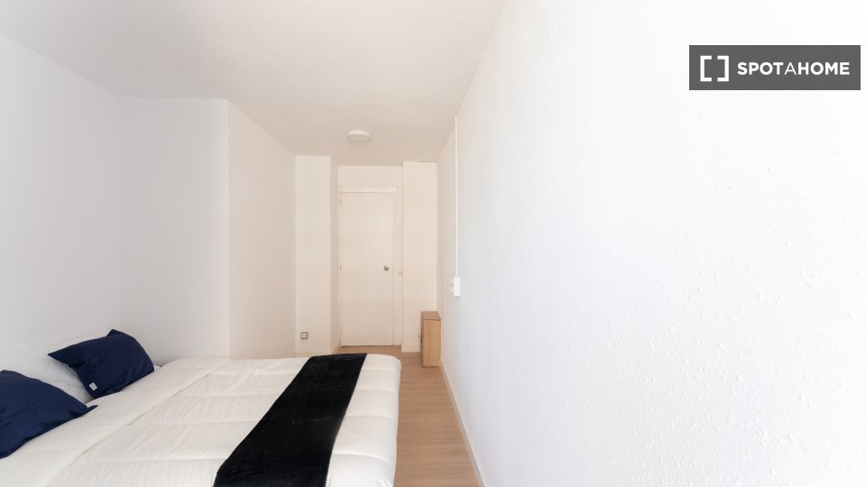 Double room Madrid, 6 beds — photo 16