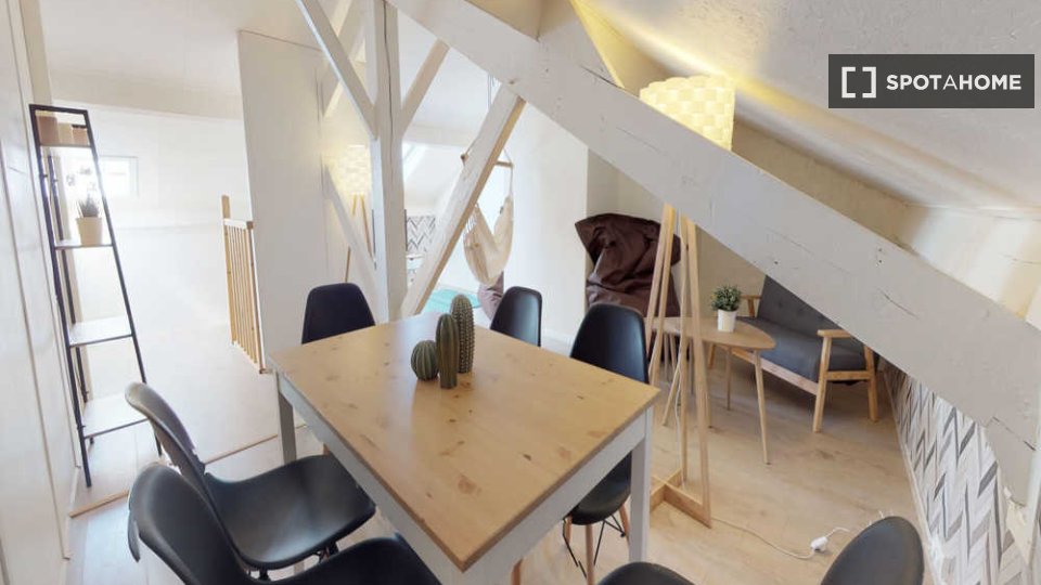 Double room Paris, 5 beds, 120m² — photo 1