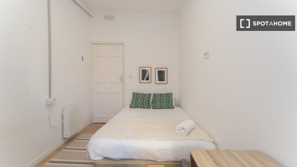 Double room Madrid, 10 beds — photo 38