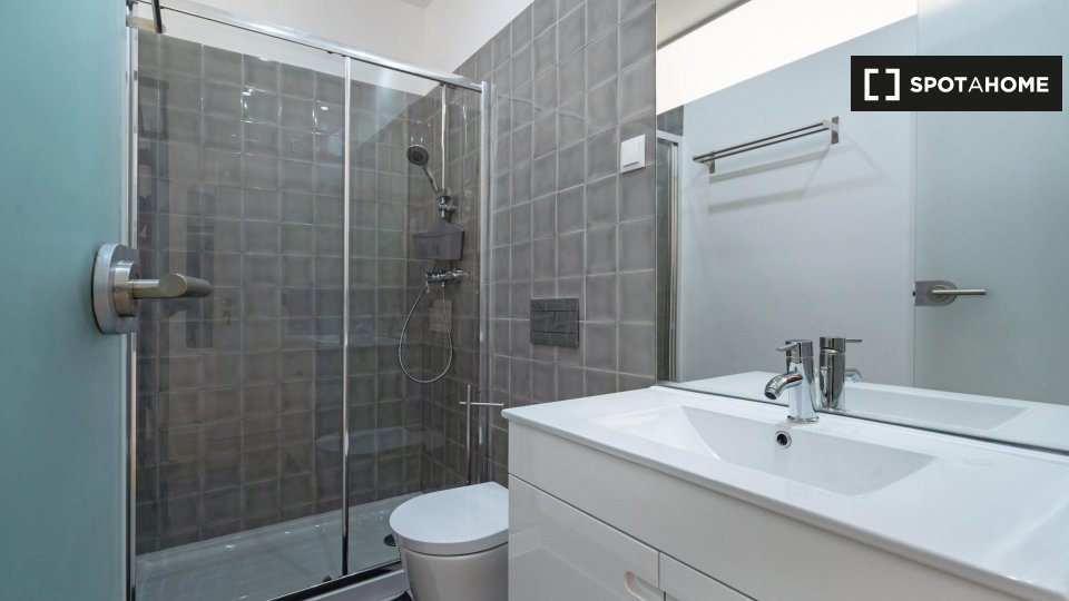 Double room Lisbon, 7 beds, 210m² — photo 1