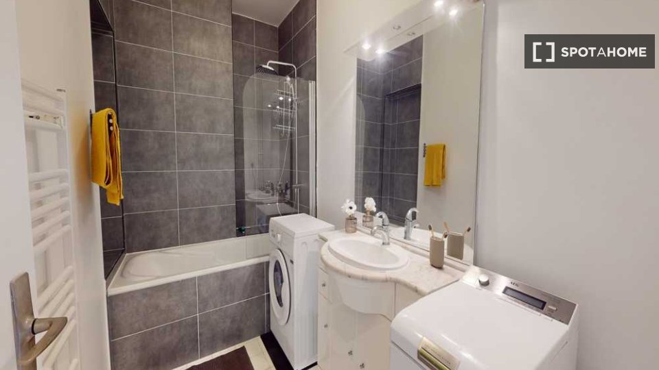 Double room Paris, 5 beds, 120m² — photo 7