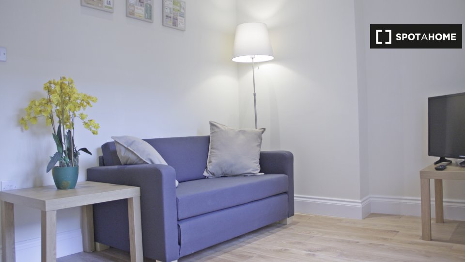 Apartment London, 2 beds — photo 16