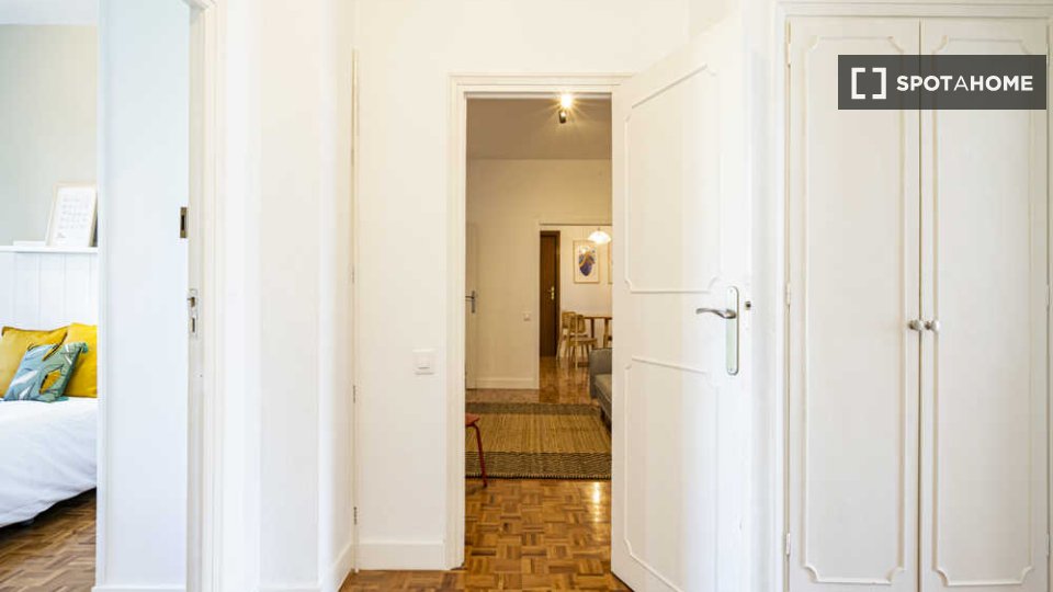 Double room Madrid, 6 beds — photo 81