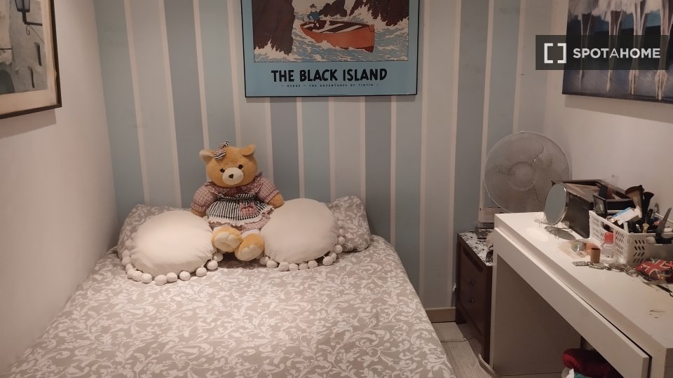 Double room Barcelona, 3 beds, 80m² — photo 5