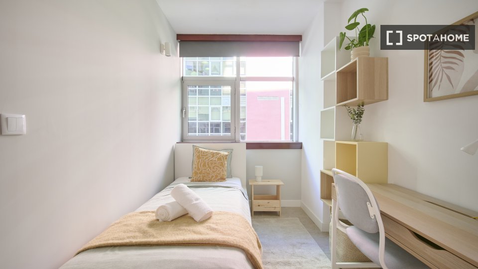 Double room Lisbon, 9 beds — photo 15