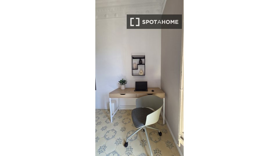Double room Barcelona, 7 beds, 210m² — photo 11