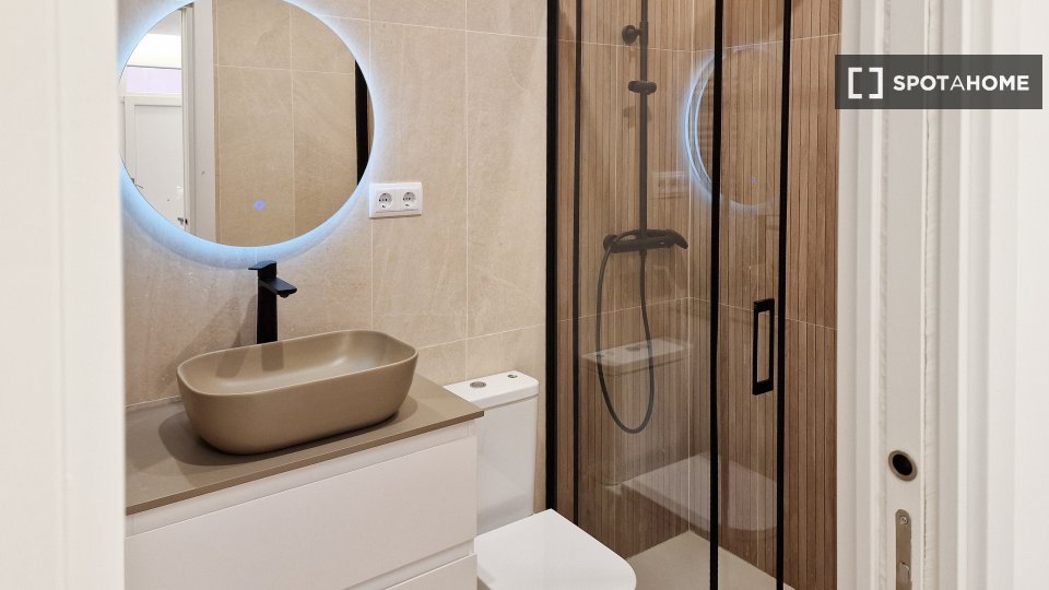 Apartment Madrid, 2 beds, 65m² — photo 16