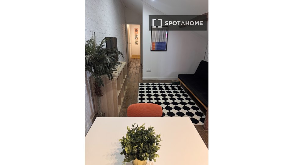 Apartment Lisbon, 2 beds, 80m² — photo 9