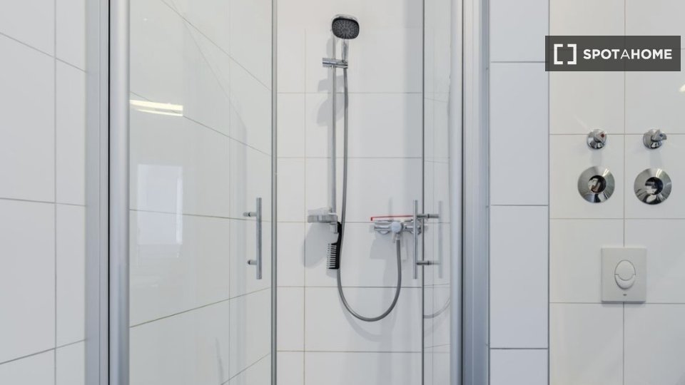 Apartment Berlin, 1 bed, 67m² — photo 1