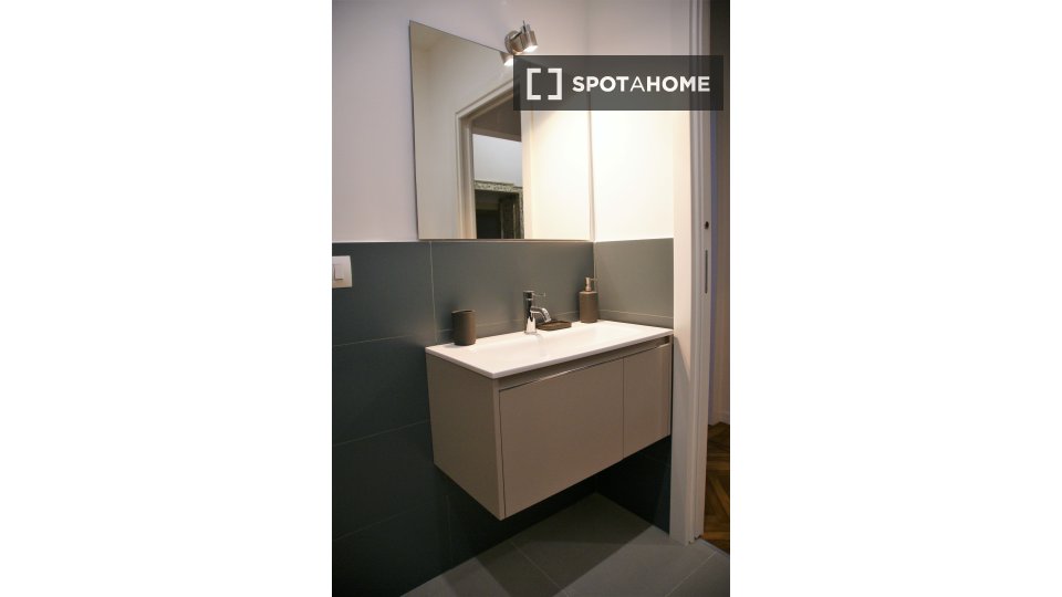 Double room Milan, 1 bed, 140m² — photo 4