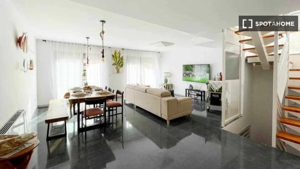 Apartment Alicante, 4 beds — photo 8