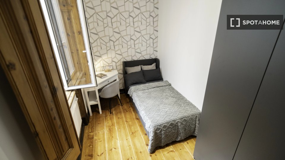 Double room Lisbon, 9 beds — photo 10