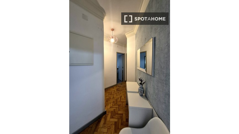 Apartment Lisbon, 4 beds, 100m² — photo 10