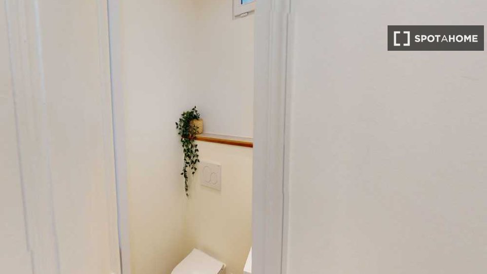 Double room Paris, 5 beds, 110m² — photo 7